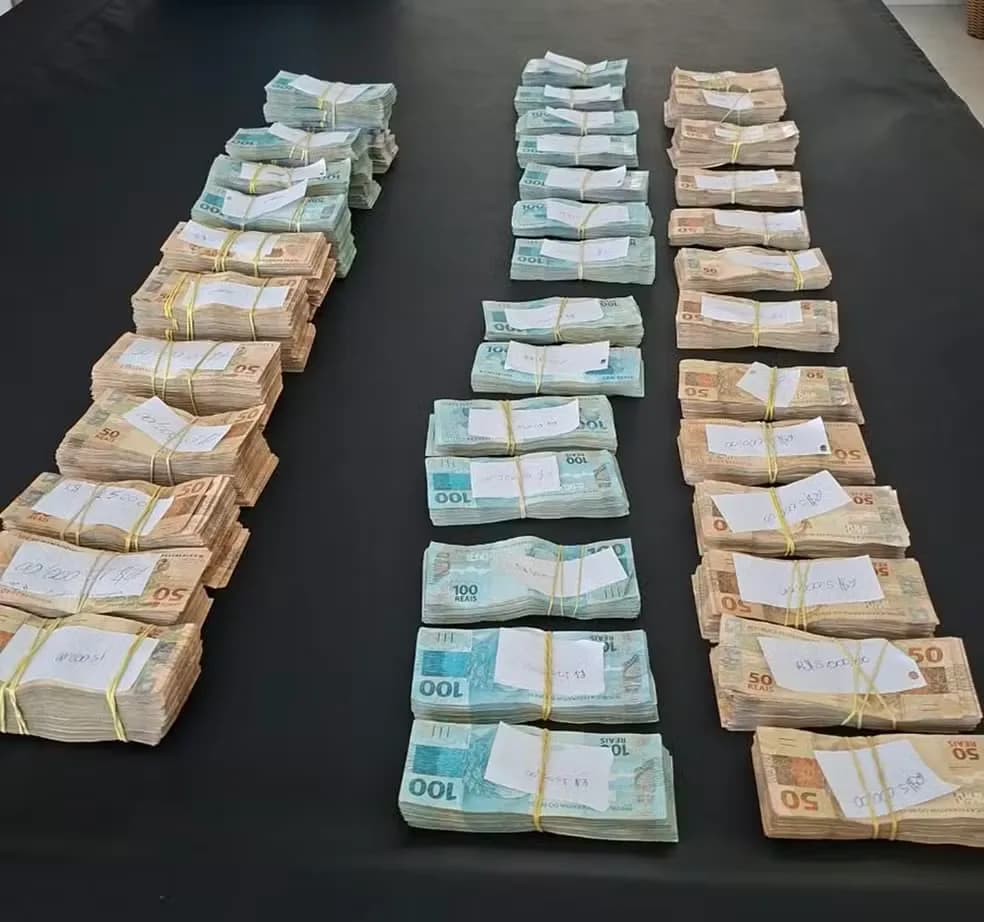 Operação contra fraude tributária no setor de bebidas cumpre mandados e apreende R$ 630 mil em São Paulo