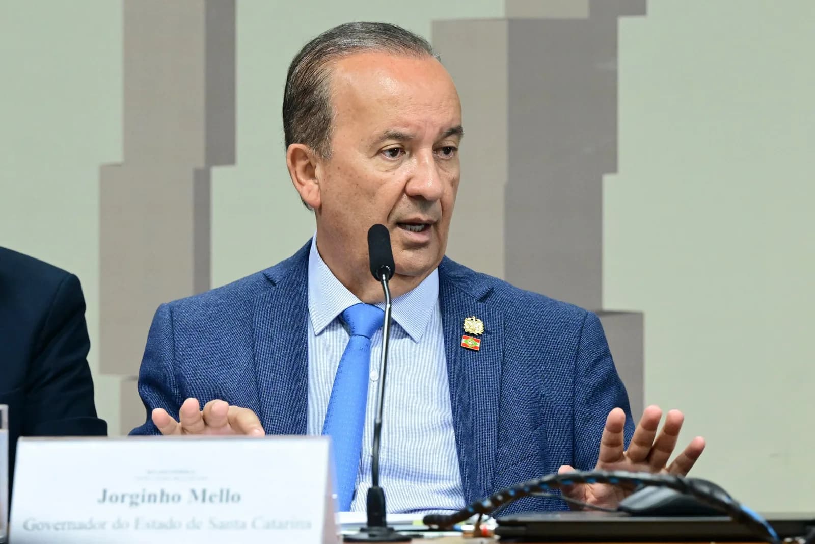 Jorginho Mello lidera disputa pelo governo de Santa Catarina com 54%, aponta Quaest