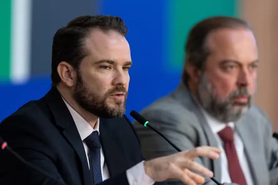 Durigan prevê operações semestrais contra lavagem no setor de combustíveis e reacende disputa com SP