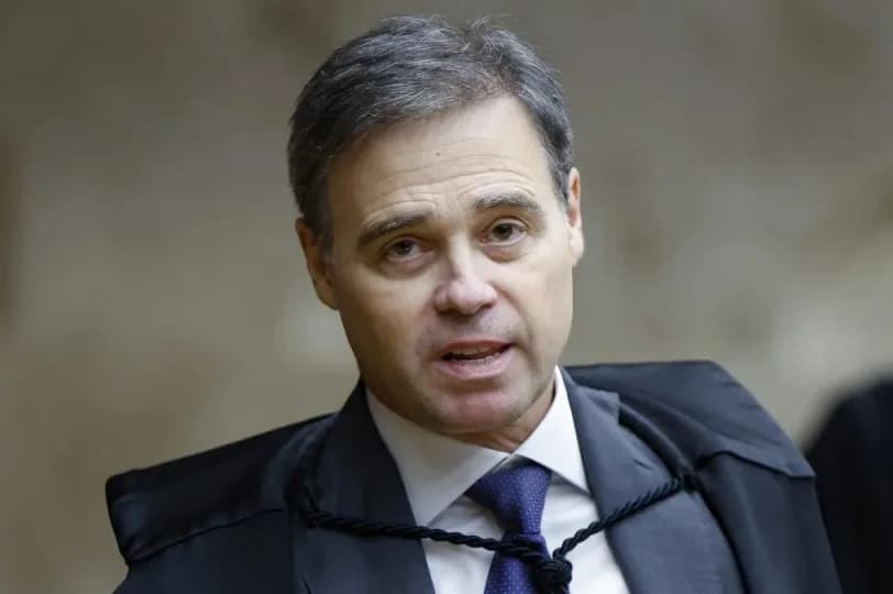 Rui Falcão pede ao STF afastamento de Nunes Marques e André Mendonça do TSE