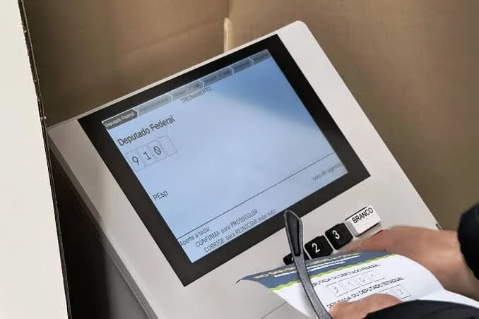 Urnas eletrônicas terão barra de progresso para orientar ordem de votação em 2026