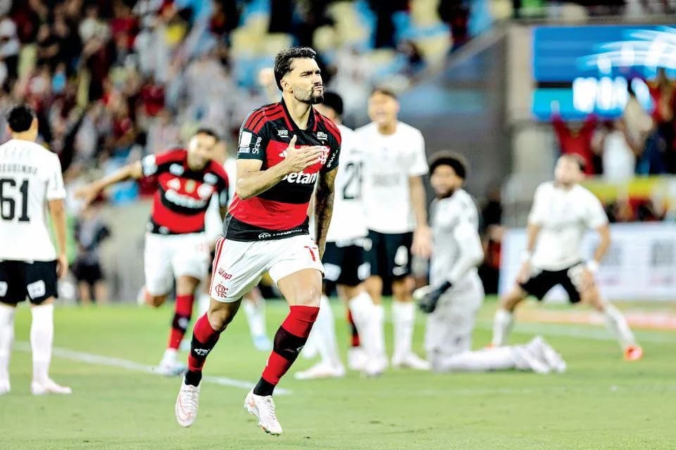 Flamengo vence o Corinthians, Palmeiras bate o São Paulo e a liderança troca de mãos